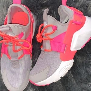 BRAND NEW /NEVER WORN -WOMEN NIKE TENNIS